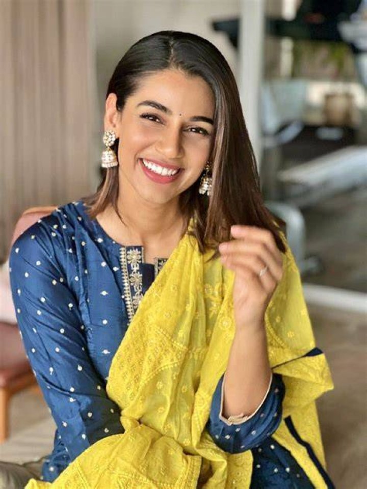 Sanjana Ganesan Wiki, Biography, Age, Height, Husband, & Net Worth